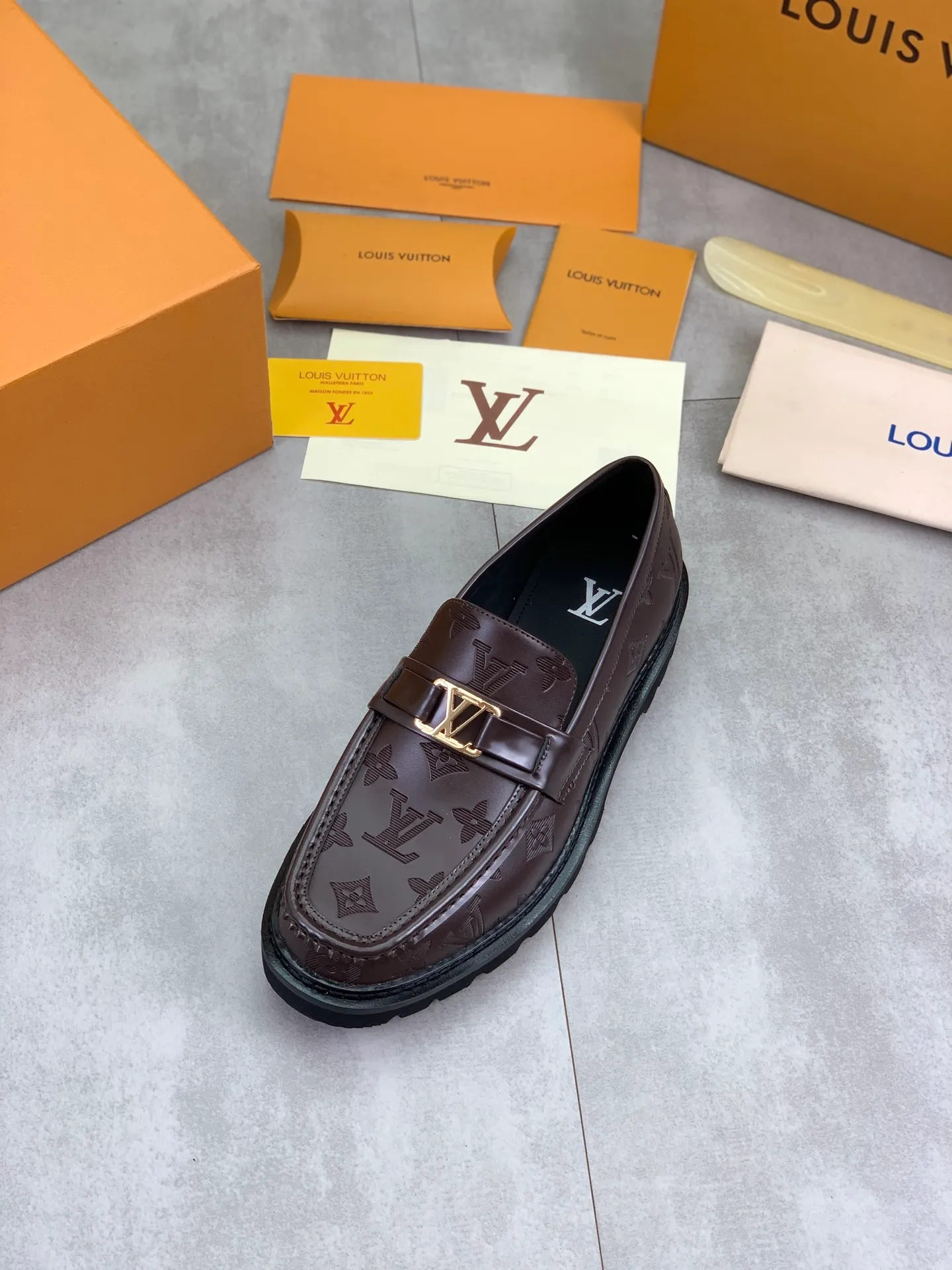 Factory price P820 💎💎💎LOUIS VUITTON [Louis Vuitton] - LV men's business casual leather shoes, luxurious and noble 👞All imported original cowhide, just to create a more comfortable wearing experience, upper: original high-end calfskin ➕Imported soft cowhide lining, original lightweight foam outsole ✔️ Color: 6️⃣colors available Size: 39-44 (38.45 46 can be customized (non-returnable)